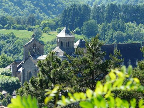 abbaye d'aubazine coco chanel|where is coco chanel located.